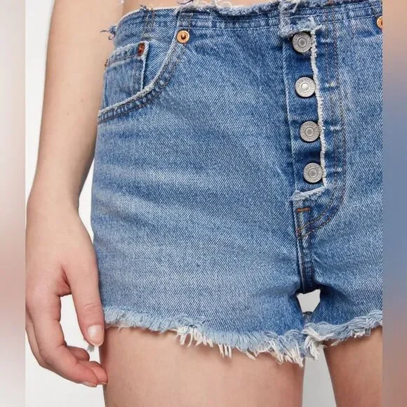 Levi's Women's 501 Ripped Waist Shorts Cut Off 27 - Picture 3 of 6